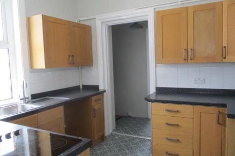 7.  Kitchen.JPG