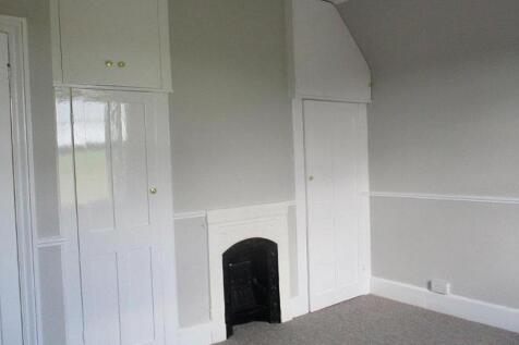 11. Master Bedroom.JPG