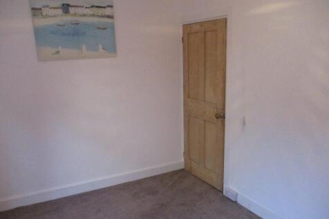 Bedroom 2.JPG