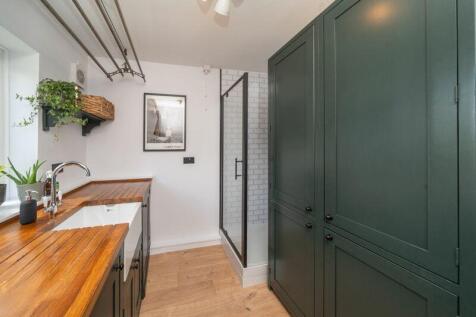 Utility/ shower room
