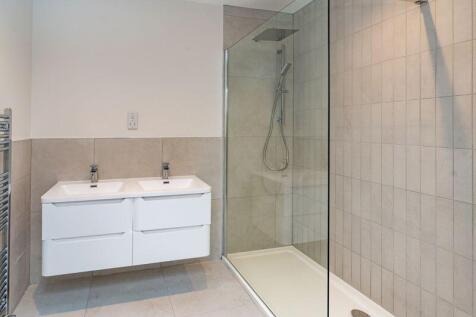 Bedroom 1 ensuite