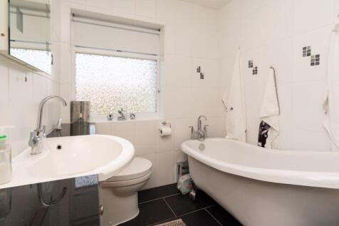 Main Bathrom
