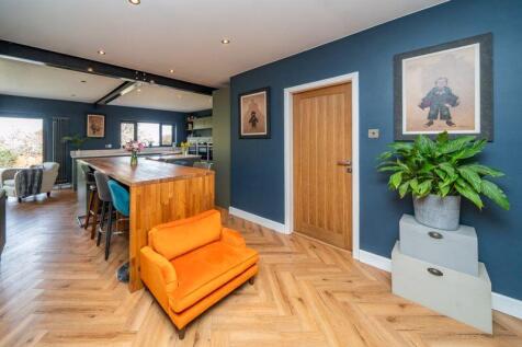 Living/kitchen room