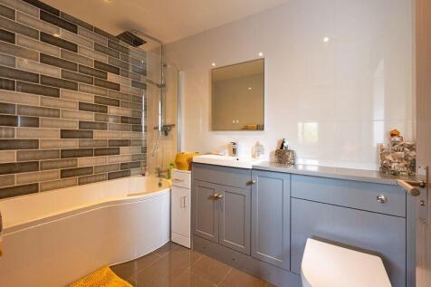 Bedroom 2 En-suite