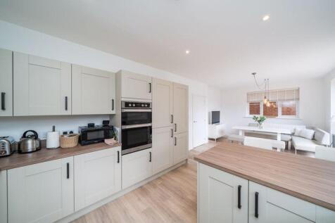 Kitchen / Dining area