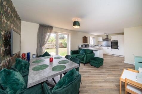 Dining/Family Room