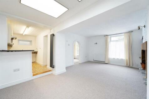 Lounge to kitchen