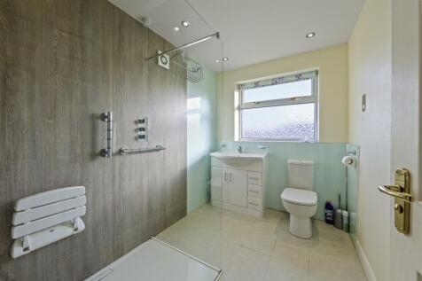 Shower Room.jpg