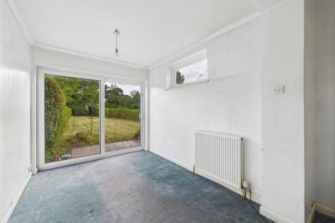 CAM05476G0-PR0019-STILL003.jpg