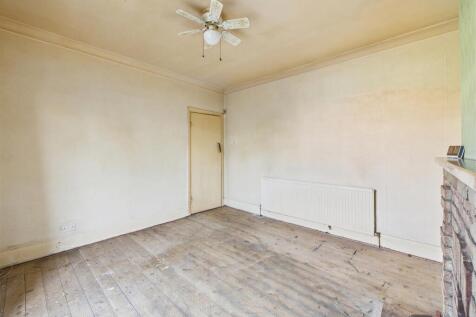 CAM05476G0-PR0056-STILL009.jpg