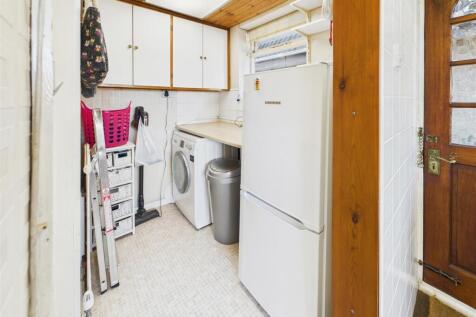 CAM05476G0-PR0058-STILL003.jpg