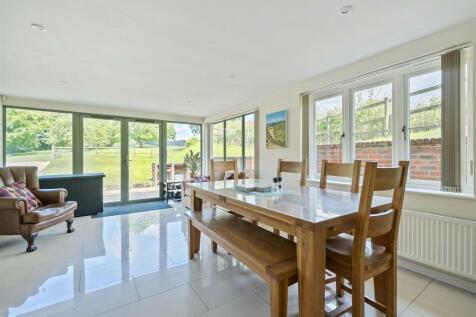Kitchen /Dining Room