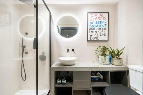 Bed 2 ensuite