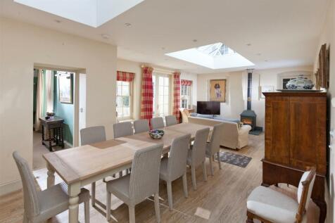 Breakfast Room
