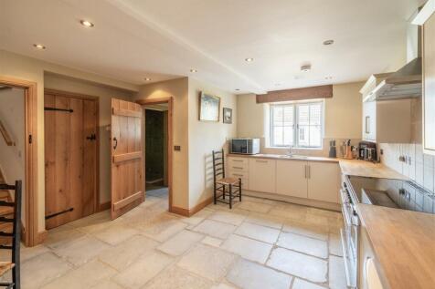 Guest kitchen