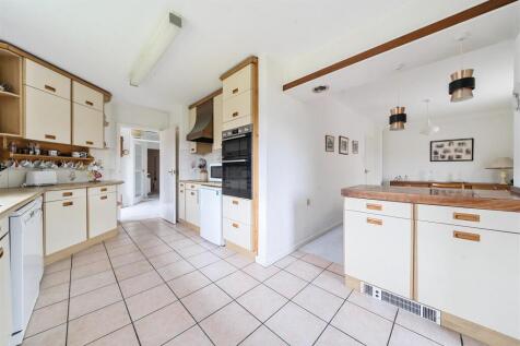 Kitchen / Dining
