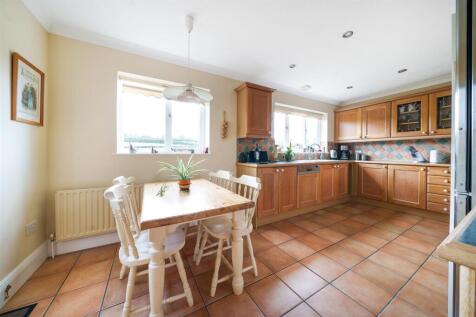 Kitchen / Breakfast Room