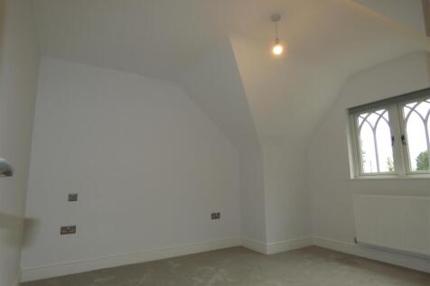 Bedroom 2q