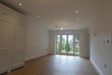 Kitchen / Dining Area