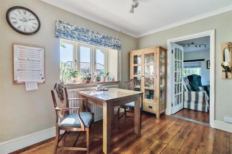 Kitchen breakfast area