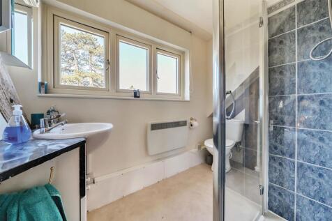 Bedroom 1 second floor ensuite