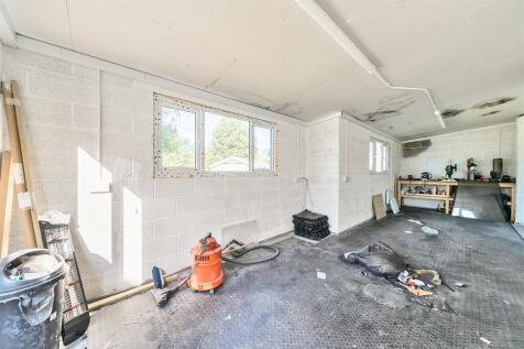 Rear Workshop / Office