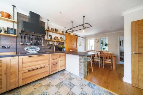 Kitchen / Breakfast Room