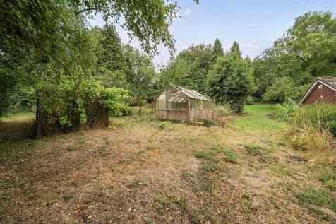Side Rear Garden
