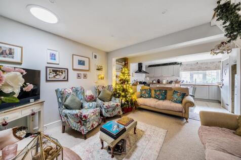 Sitting Room / Kitchen