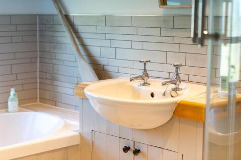 Bridge Family Bathroom 3-MulfordHouse-169.jpg