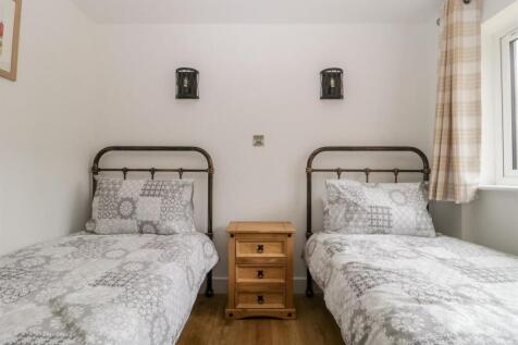 acorn 2nd bedroom.jpg