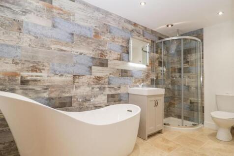 acorn bathroom.jpg