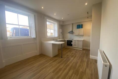 Open plan kitchen/lounge