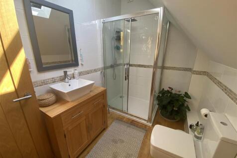 Master bedroom ensuite