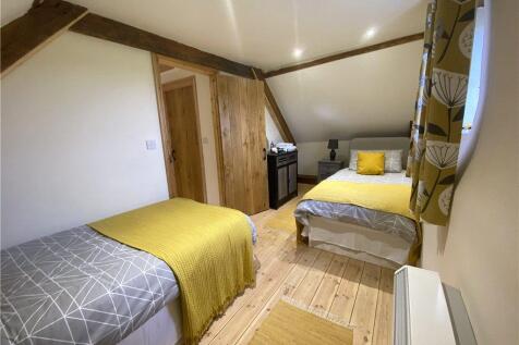 Twin Bedroom
