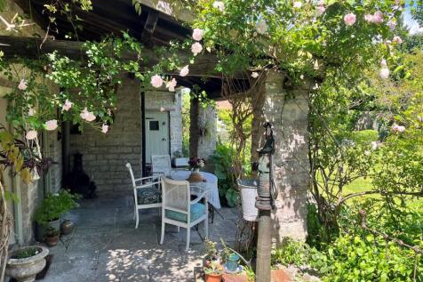 Covered Patio Terrace.jpg