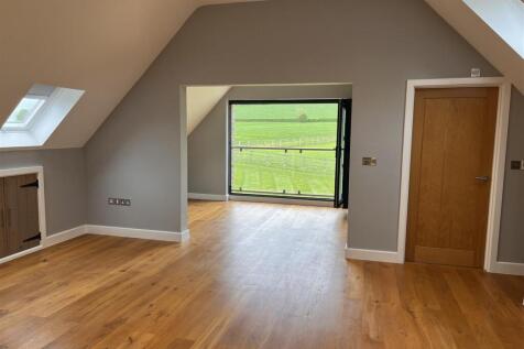 Master Bedroom dressing room with Bifold Doors