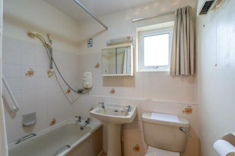 Bathroom.jpg
