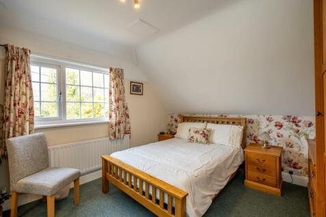 Bedroom 1.jpg