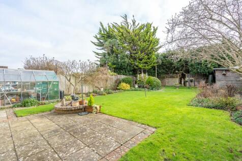Rear Garden (2).jpg