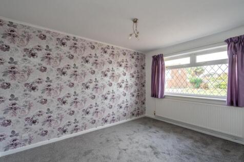 Bedroom 1.jpg