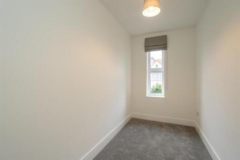 Bedroom 4.jpg