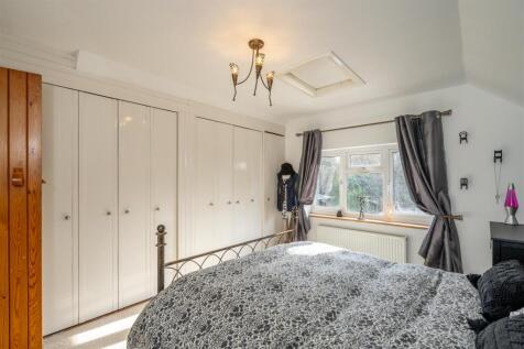 Bedroom 1 (2).jpg