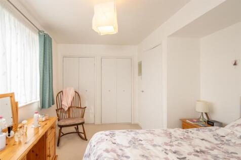 Bedroom 1 (2).jpg