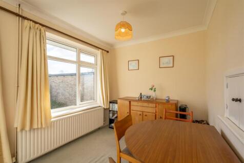 Dining Area.jpg