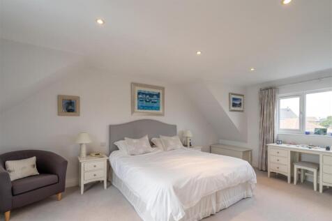 Bedroom 1.jpg