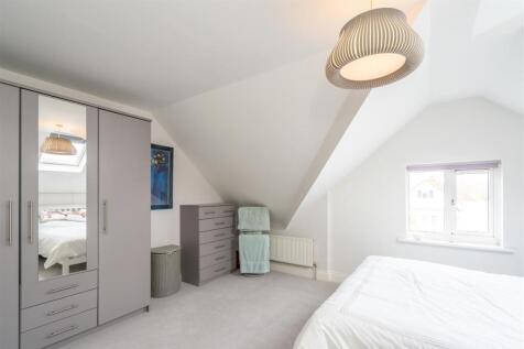 Bedroom 2 (2).jpg