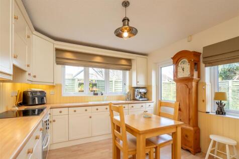 Kitchen Breakfast Room.jpg