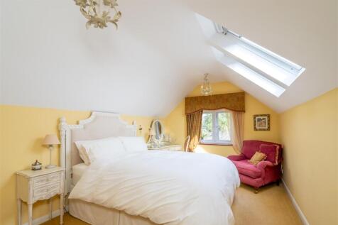 Bedroom 1.jpg