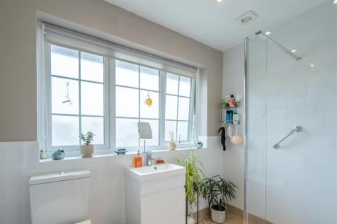Shower Room.jpg
